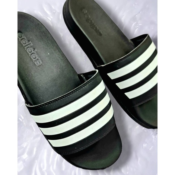 Adidas‎ slides - Picture 4 of 4
